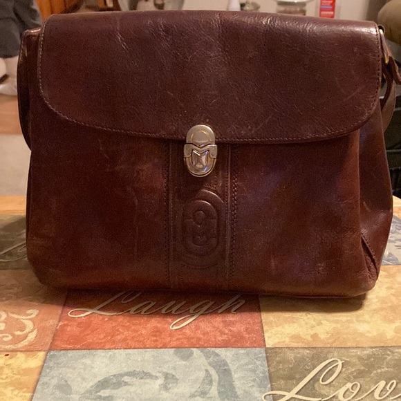 🔽Marino Orlandi shoulder and crossbody very 😊 nice! L 7.5 X W 8.5❤️ some scuff - Picture 9 of 9